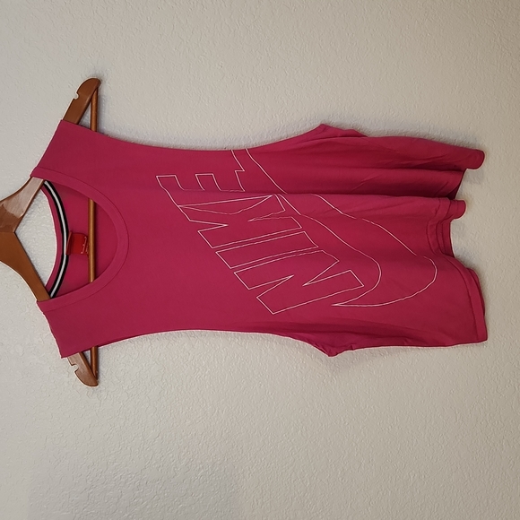 Nike Tops - 🌸NIKE🌸 WOMEN'S PINK SLEEVELESS TOP SIZE M